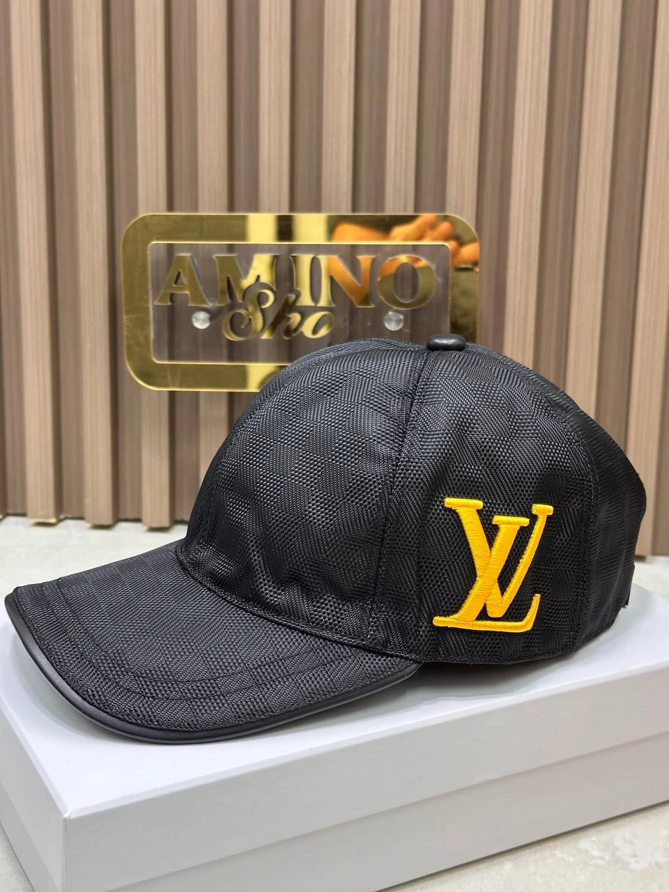 LV LOGO