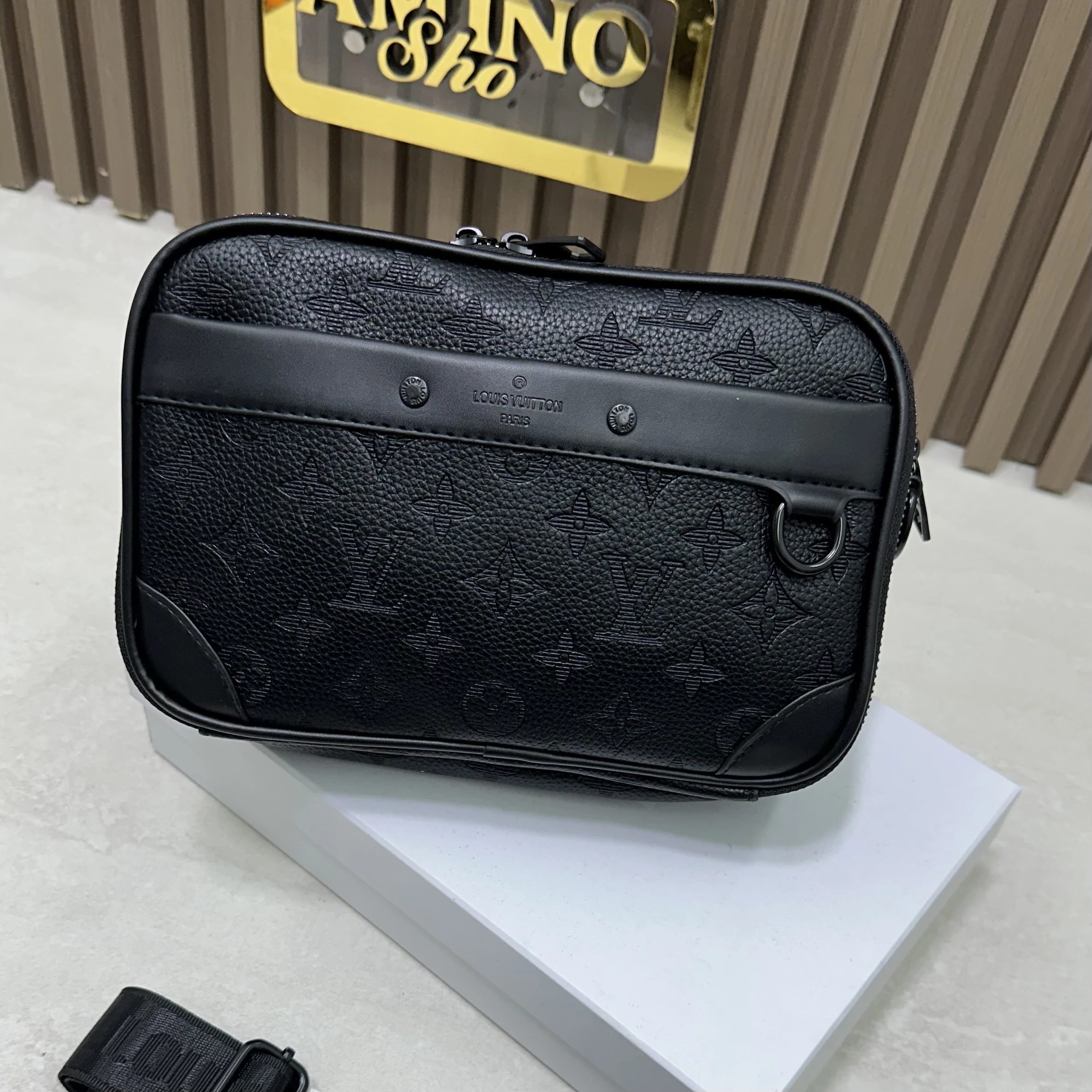 LV blackk