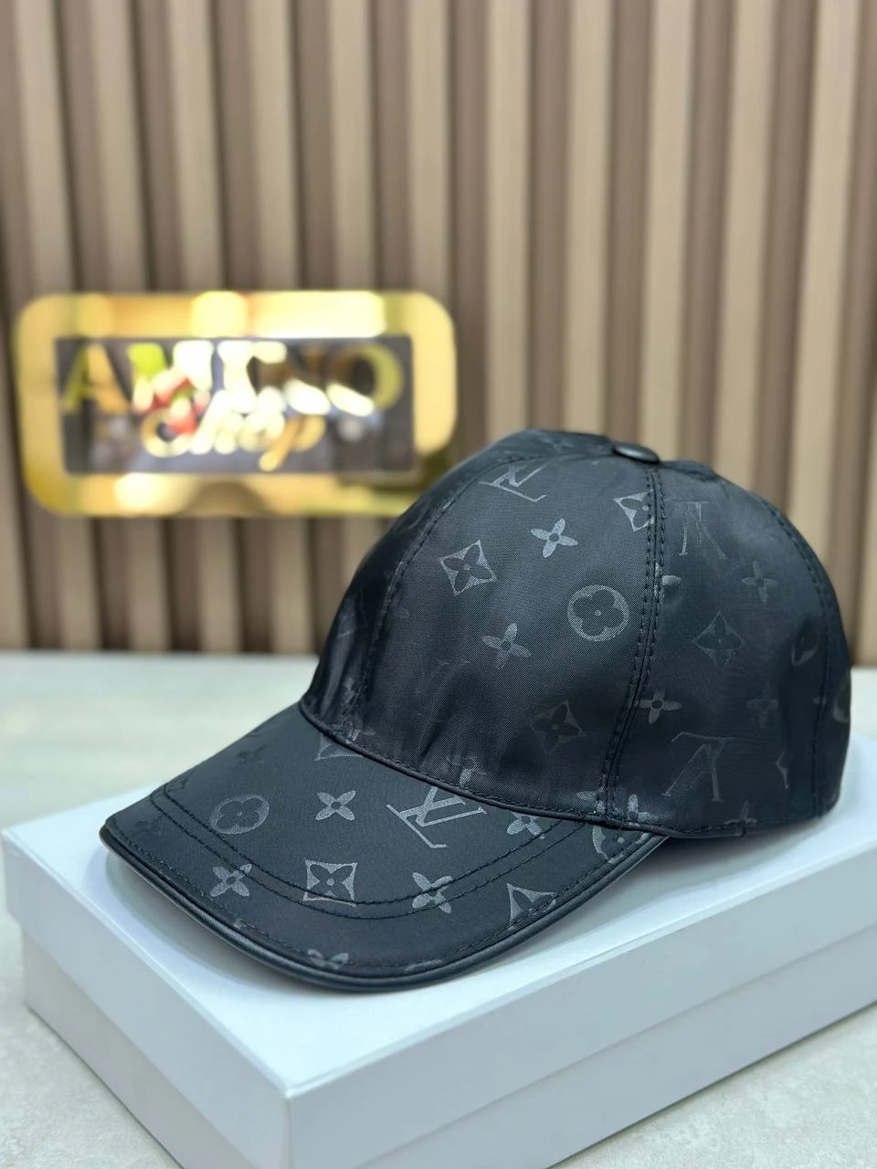 LV BLACK
